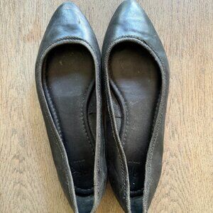 FRYE REGINA BALLET - PRE-LOVED - BLACK ITALIAN LEATHER